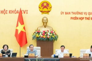 Thông qua Nghị quyết quy định về chế độ bảo vệ Thẩm phán