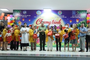 Ấm áp “Trung thu cho em” tại Bệnh viện Phục hồi chức năng Bắc Ninh