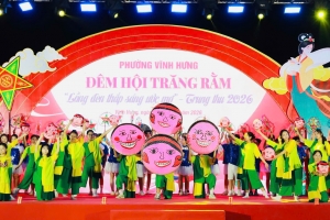 Thắp sáng ước mơ tại đêm hội trăng rằm Vĩnh Hưng