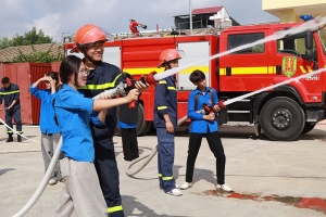 Bắc Ninh: Hơn 1.300 người tham gia trải nghiệm, thực hành phòng cháy, chữa cháy