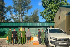 Theo dấu những bao hàng lúc nửa đêm bên bờ biển Bình Ngọc