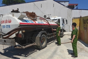 Thanh Hóa: Bắt quả tang điểm sang chiết, tàng trữ trái phép hàng nghìn lít dầu DO "núp bóng" cơ sở phế liệu