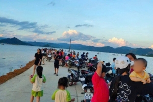 Hai người dân dũng cảm cứu sống hai bà cháu đuối nước tại “Biển” Cát Tiên