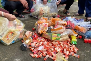 Lai Châu: Tiêu hủy thực phẩm, hàng hóa không rõ nguồn gốc, hết hạn sử dụng