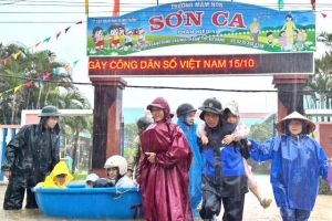 Đà Nẵng: Quân đội ứng trực 24/24h sẵn sàng cơ động, xe thiết giáp lội nước chờ lệnh xuất phát