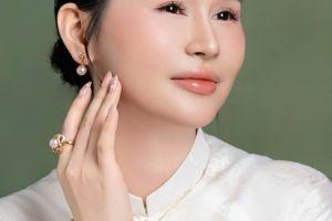 NTK trang sức Nguyễn Hoàng Yến và dấu ấn sáng tạo qua tác phẩm trang sức ngọc trai hồng