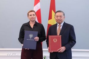 Tuyên bố chung về việc thiết lập quan hệ Đối tác chiến lược toàn diện giữa nước Cộng hòa Xã hội chủ nghĩa Việt Nam và Đan Mạch