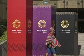 Ông Trump phủ bóng APEC