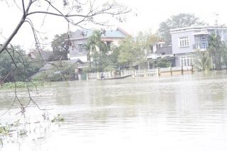 Huế: Nhiều người chết và bị thương do mưa lũ