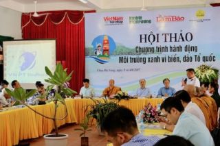 Chung tay hướng về biển, đảo Việt Nam