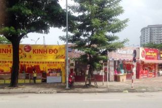 Hà Nội: Hàng loạt ki ốt bánh trung thu lại “đổ bộ” lấn chiếm vỉa hè