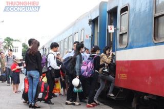Hơn 15 nghìn vé tàu đáp ứng nhu cầu đi lại nghỉ lễ 30/4-1/5
