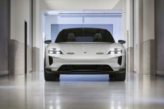 Lộ diện xe Porsche hạng sang chạy bằng điện