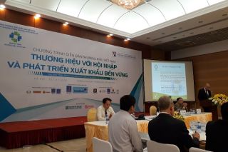 Tập trung cho chiến lược cạnh tranh bằng thương hiệu