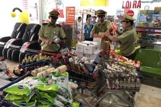 Thu giữ lượng lớn hàng hóa không hóa đơn, chứng từ