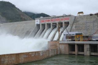 Thủy điện Lai Châu được gắn biển “Công trình chào mừng 60 năm ngành xây dựng”
