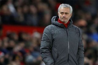 Huyền thoại Ryan Giggs khuyên M.U không nên sa thải Mourinho