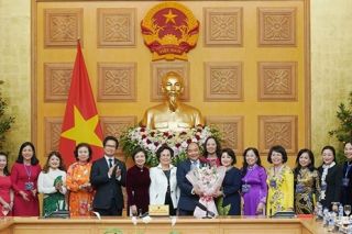 Thủ tướng gặp mặt các nữ doanh nhân tiêu biểu