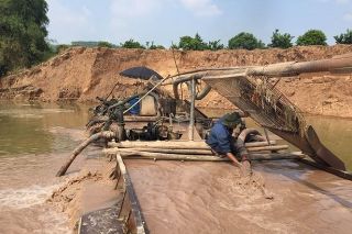 Cát tặc lộng hành - người dân không biết dựa vào đâu?