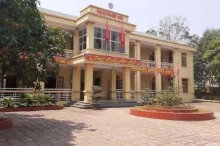 Nghệ An: “Ăn chặn” tiền hỗ trợ của dân, chủ tịch xã bị cách chức.