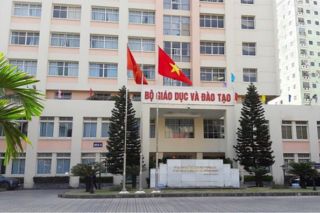 Cần làm rõ việc Bộ Giáo dục và Đào tạo bổ nhiệm lãnh đạo “nợ tiêu chuẩn”?