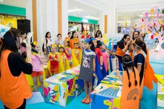 Đến Vincom ‘Trải nghiệm hè khác biệt - Rực rỡ sắc cầu vồng’ nhân dịp 1/6