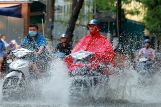 Cảnh báo mưa giông trên khu vực nội thành Hà Nội