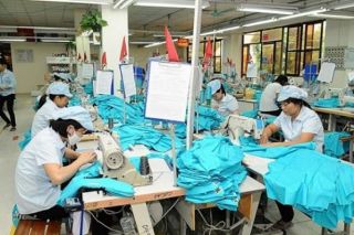Vừa hết tắc nguyên liệu với Trung Quốc, ngành sản xuất lại xuất hiện nỗi lo mới