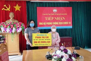 Vĩnh Phúc: Bà cụ 94 tuổi huy động con cháu tặng 2 tấn gạo chống Covid-19