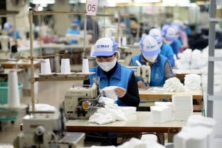 Doanh nghiệp dệt may không thể 'sống sót' nhờ khẩu trang