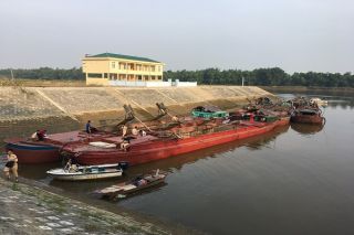 Hà Tĩnh: Ngăn chặn nạn khai thác cát trái phép trên sông Lam