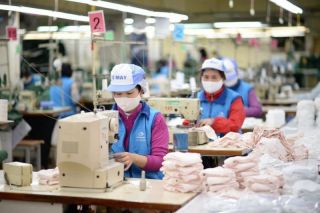 Các doanh nghiệp Việt “đổi mình” trong đại dịch COVID-19