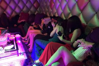 Thanh Hóa: Triệt phá đường dây ép thiếu nữ phục vụ tại các quán karaoke