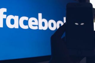 Cổ phiếu Facebook giảm 56 tỷ USD sau khi bị hơn 100 công ty lớn “tẩy chay”