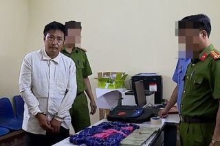 Sơn La: Bắt quả tang đối tượng chờ bán 5 bánh heroin và 30.000 viên ma túy tổng hợp