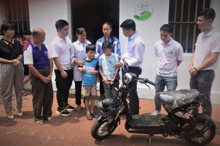 Vinamilk chắp cánh ước mơ cho những ‘chiếc lá chưa lành’ trong Hành trình nhân ái 2020
