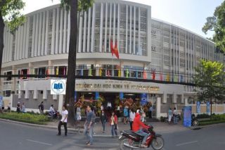Trường Đại học Kinh tế TP.HCM tạm cho sinh viên nghỉ học vì dịch Covid-19