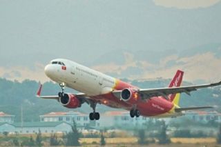 Vietjet đổi vé miễn phí không giới hạn số lần cho khách đến và đi miền Trung