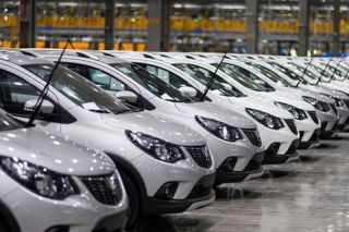 Những tháng cuối năm, ô tô lại rục rịch tăng giá