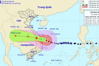 Bão số 9 giật cấp 13 đổ bộ vào Đà Nẵng - Phú Yên