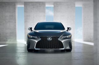 Lexus IS hoàn toàn mới sắp ra mắt tại Việt Nam, đấu Mercedes-Benz C-Class