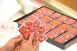 Giá vàng hôm nay 21/12: Khả năng giá vàng phá ngưỡng kháng cự 1.900 USD?