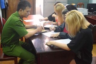 Quảng Nam: Phát hiện 34 nam nữ 'phê' ma túy trong quán karaoke Victory