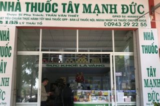 Nâng giá khẩu trang, 2 nhà thuốc bị rút giấy phép, phạt 60 triệu