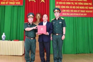 Thủ tướng Nguyễn Xuân Phúc thăm và làm việc đơn vị quân đội thuộc Quân khu 5