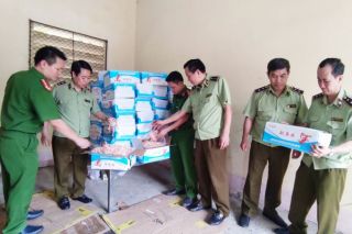 Chặn đứng 350 kg Mực khô ăn liền nhập lậu tại Lào Cai