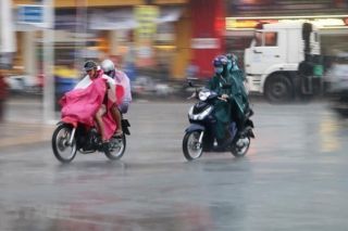 Dự báo thời tiết ngày 18/4: Miền Bắc trời lạnh và có mưa nhiều nơi