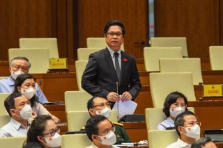 “Căn cơ phải áp dụng hộ chiếu vaccine càng sớm càng tốt - cho toàn dân”