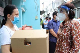 TP.HCM chi hơn 2.576 tỷ đồng hỗ trợ khẩn cấp người lao động khó khăn