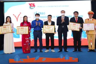 Giải thưởng Tình nguyện Quốc gia 2021: Tôn vinh những trái tim nhân ái - Sẻ chia yêu thương